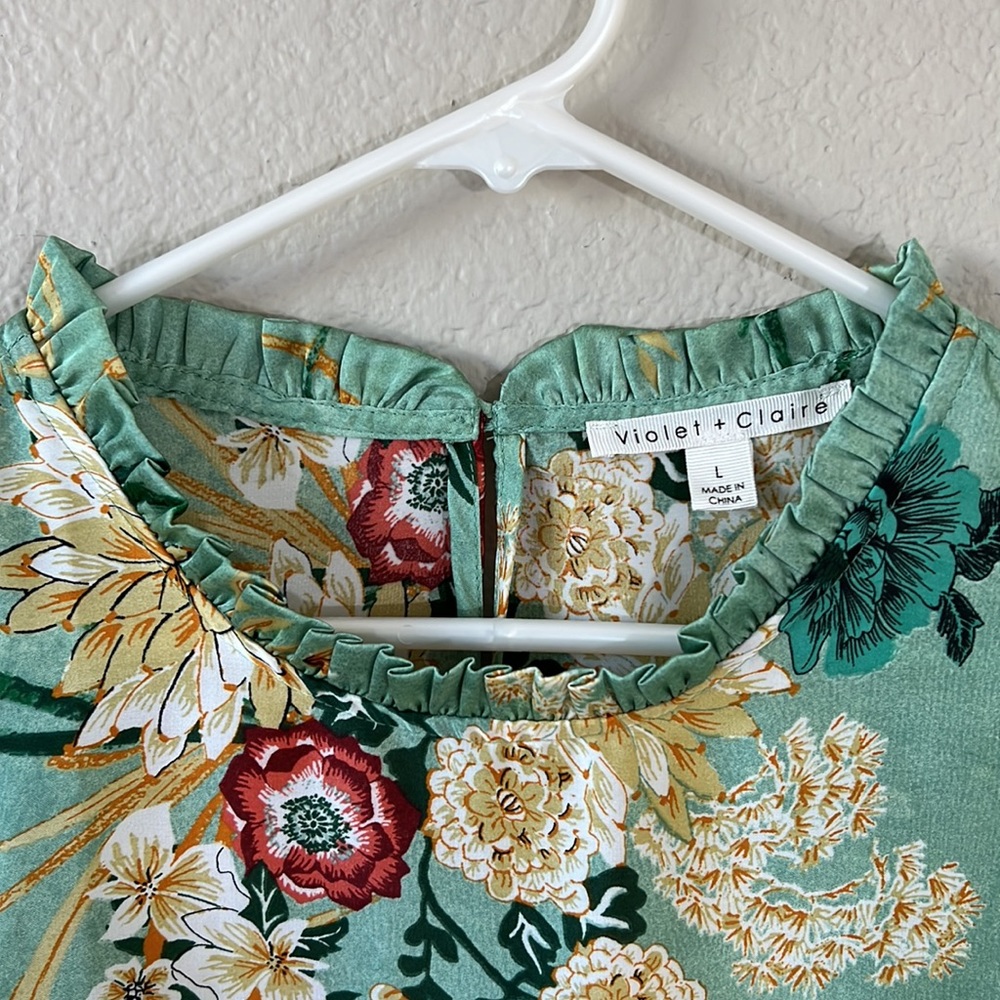 Violet + Claire Long Sleeve Floral Blouse Size Large - Picture 3 of 13